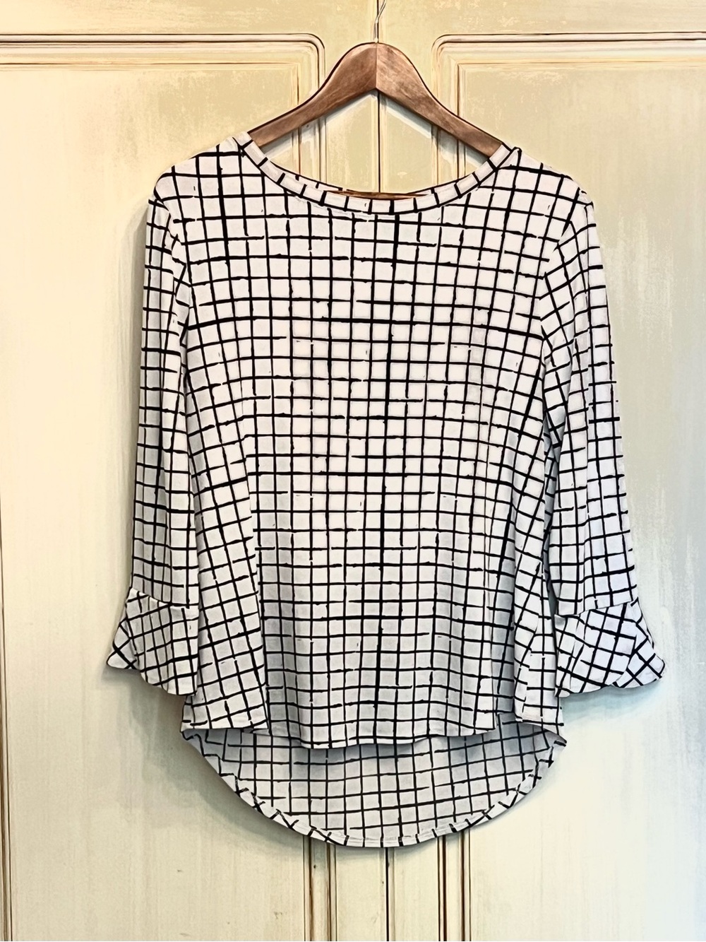 ELLE Top Womens Small White Black Gridprint Bell Sleeve High-Low Blouse Office S